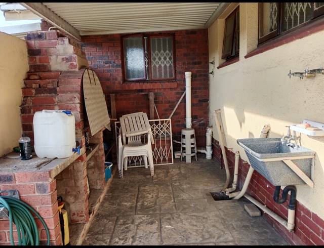 3 BEDROOM HOUSE FOR SALE IN BLUFF